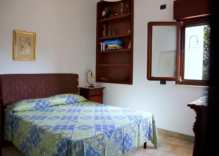 Il Veliero E I Girasoli Taureana